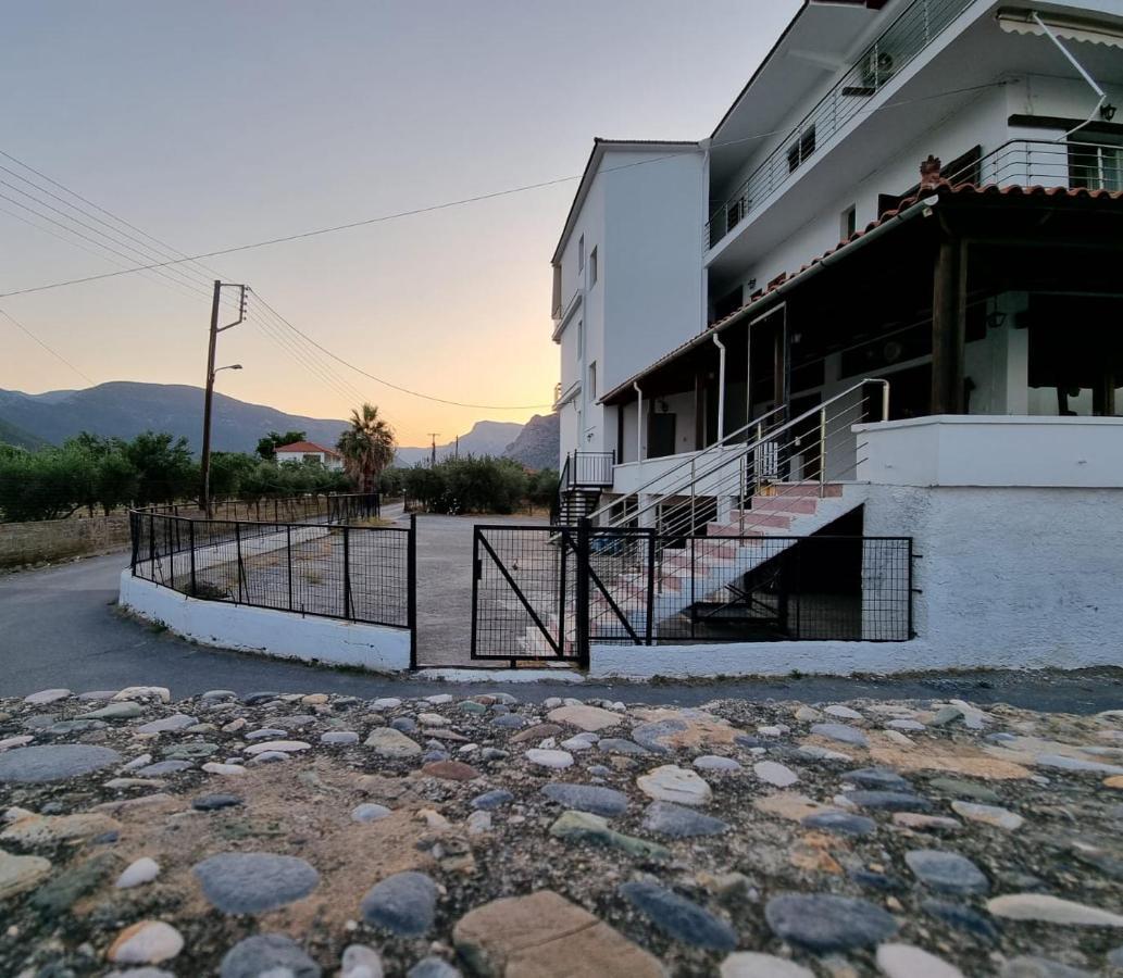 Thassa Beach Apartment No6 Leonídion Exterior foto